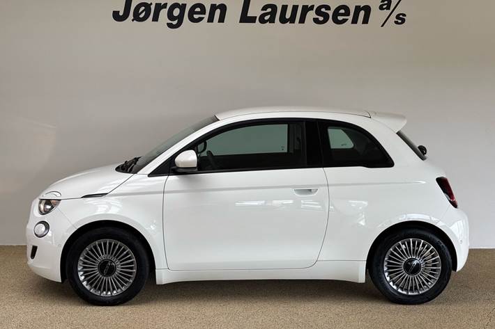 Hvid Fiat 500e fra 2023