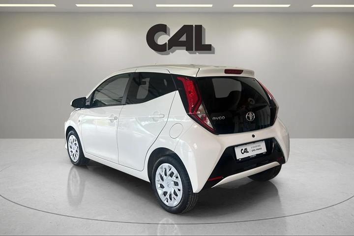 Hvid Toyota Aygo fra 2019