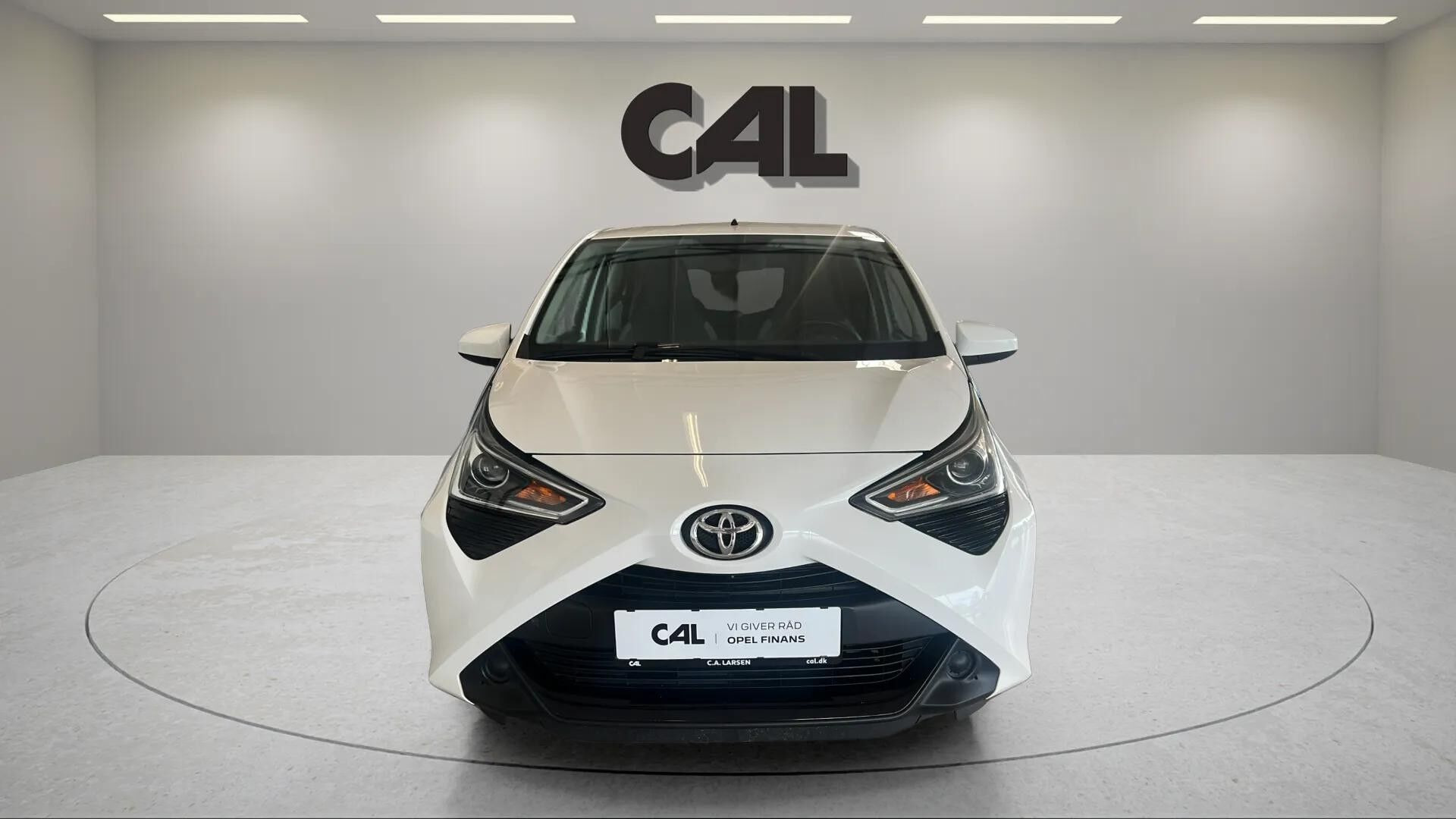 Hvid Toyota Aygo fra 2019