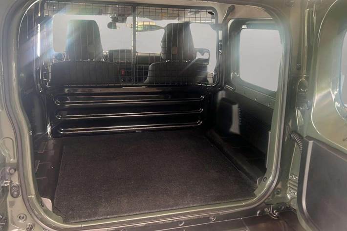 Grøn Suzuki Jimny fra 2023