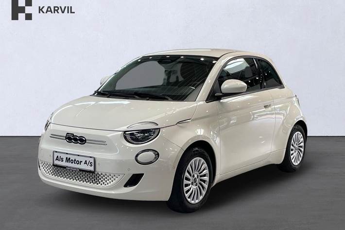 Hvid Fiat 500e fra 2022 set udefra