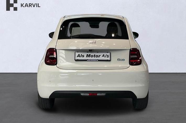 Hvid Fiat 500e fra 2022