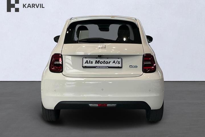 Hvid Fiat 500e fra 2022