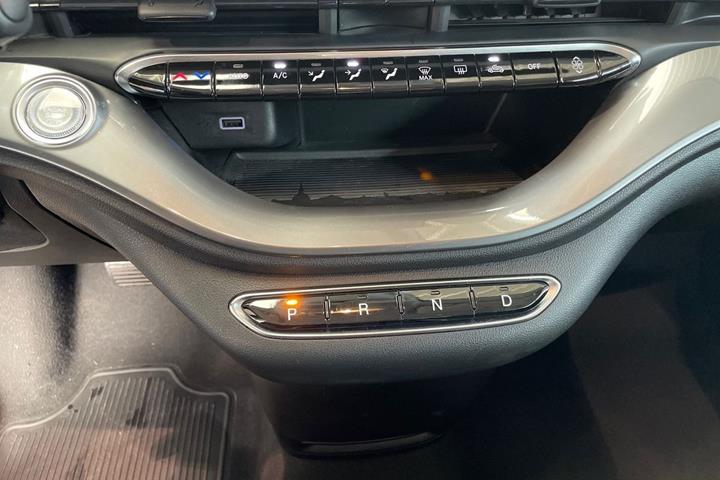 Hvid Fiat 500e fra 2022