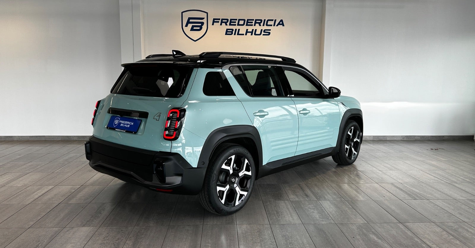 Blå Renault 4 E-Tech fra 2025