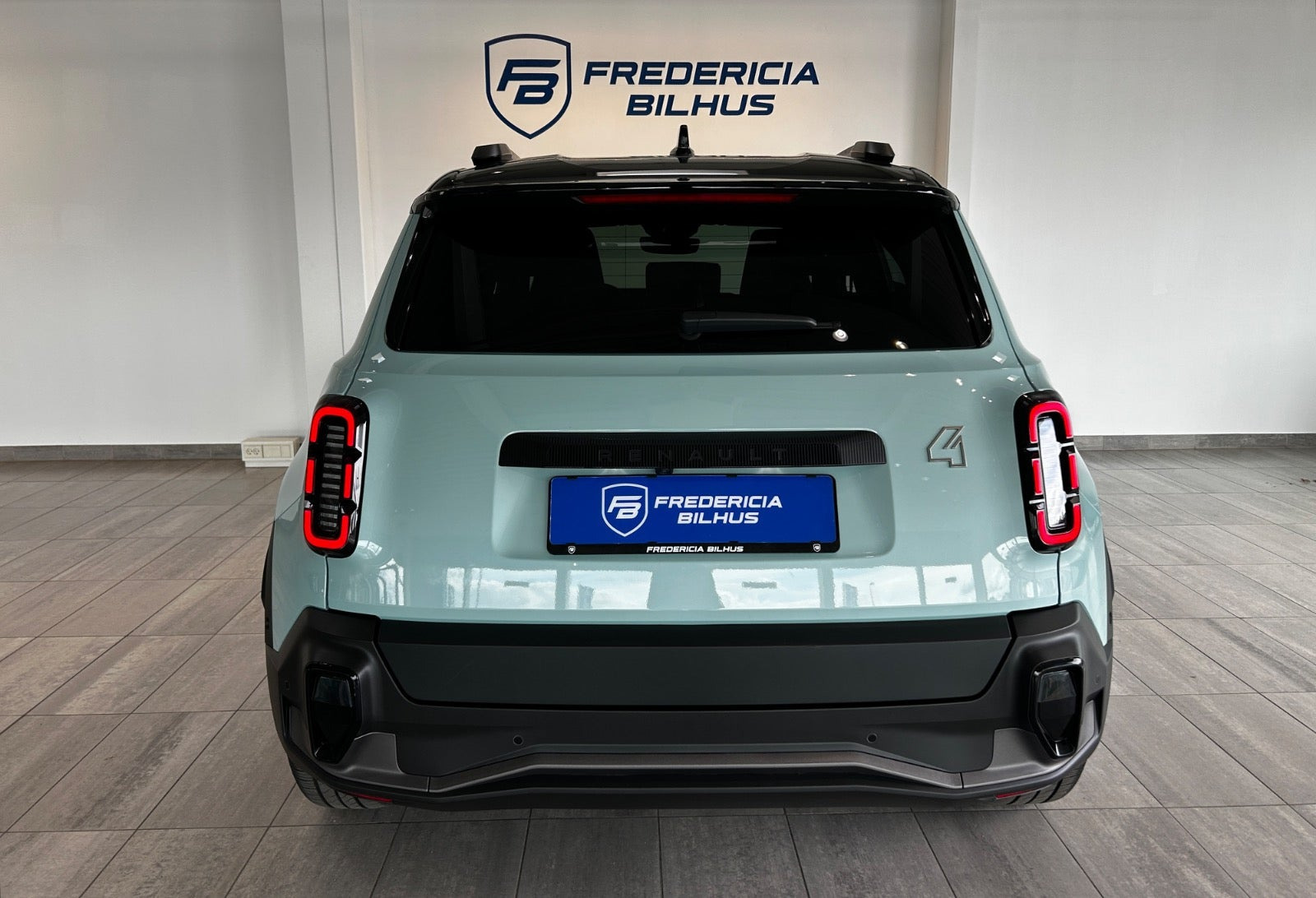 Blå Renault 4 E-Tech fra 2025