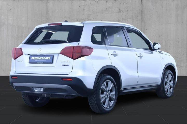 Grå Suzuki Vitara fra 2022