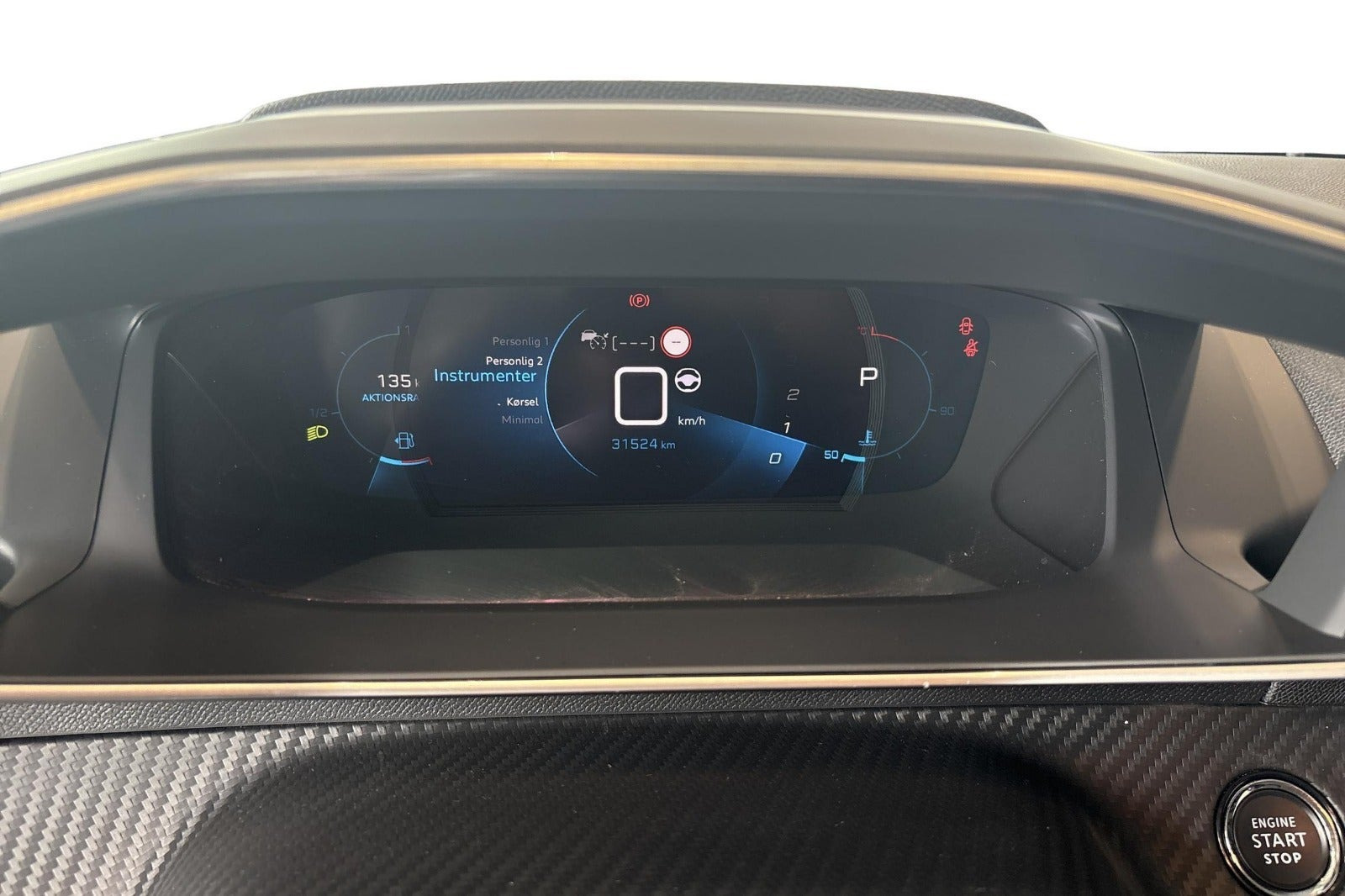 Grå Peugeot 208 fra 2023