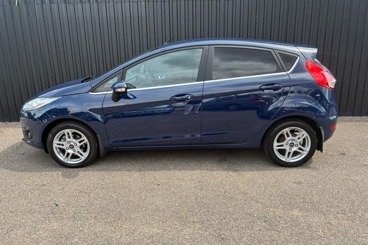 undefined Ford Fiesta fra 2014