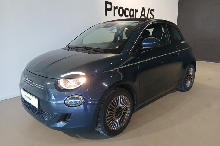 Grøn Fiat 500e fra 2023 set udefra