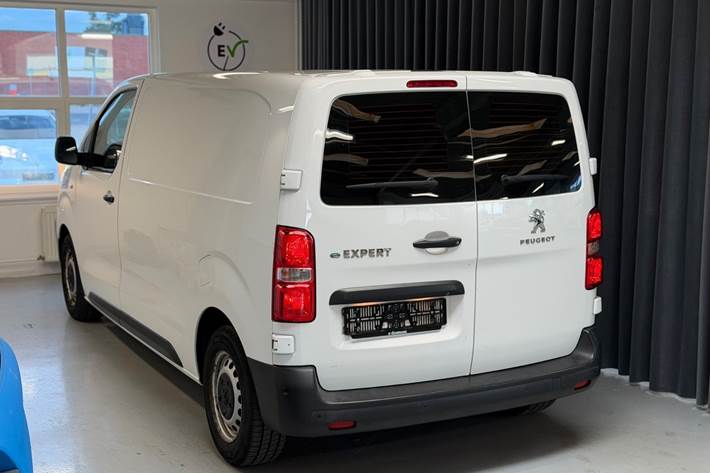 Hvid Peugeot e-Expert fra 2023