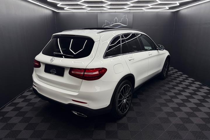 Hvid Mercedes GLC350 d fra 2017