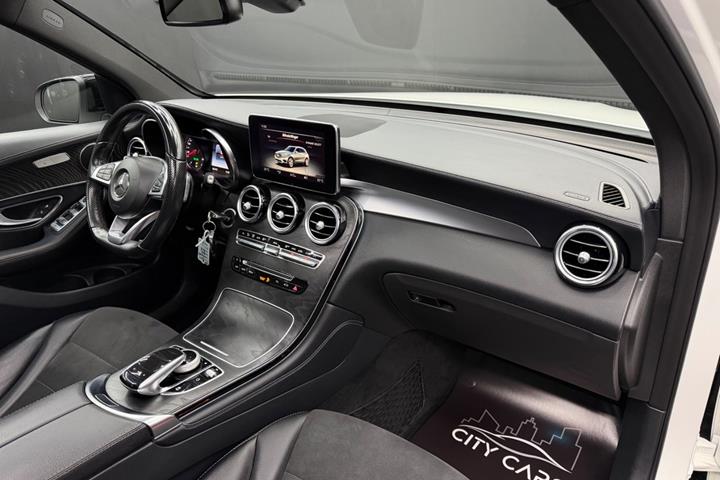 Hvid Mercedes GLC350 d fra 2017