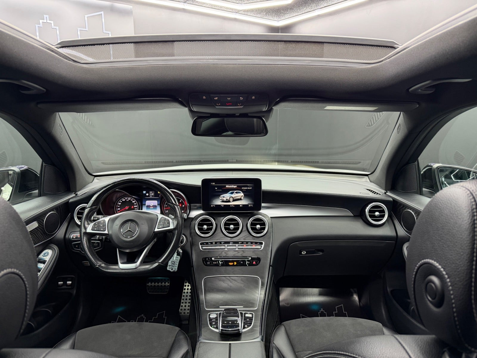 Hvid Mercedes GLC350 d fra 2017