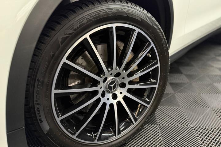 Hvid Mercedes GLC350 d fra 2017