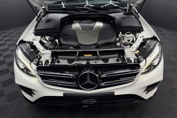 Hvid Mercedes GLC350 d fra 2017