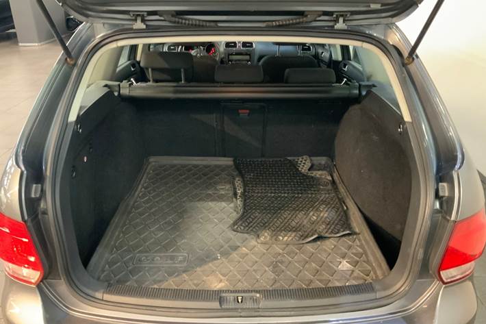 Grå VW Golf VI fra 2010