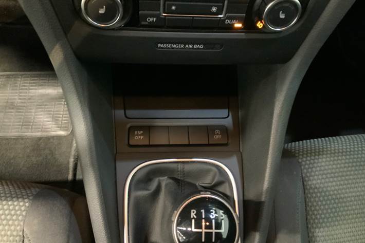Grå VW Golf VI fra 2010