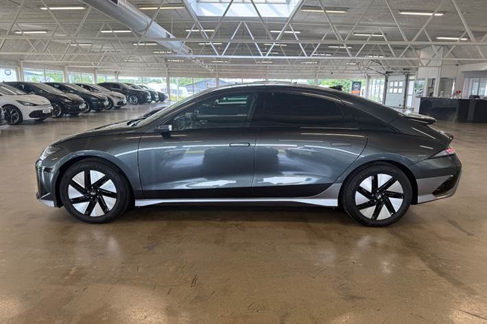 Grå Hyundai Ioniq 6 fra 2023