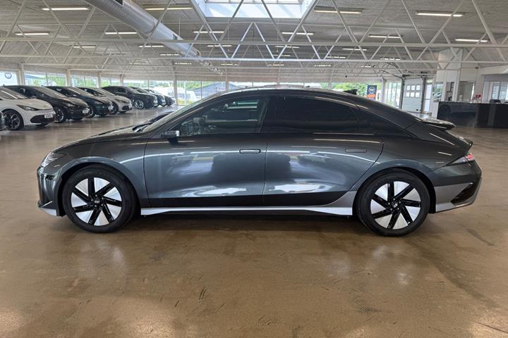 Grå Hyundai Ioniq 6 fra 2023