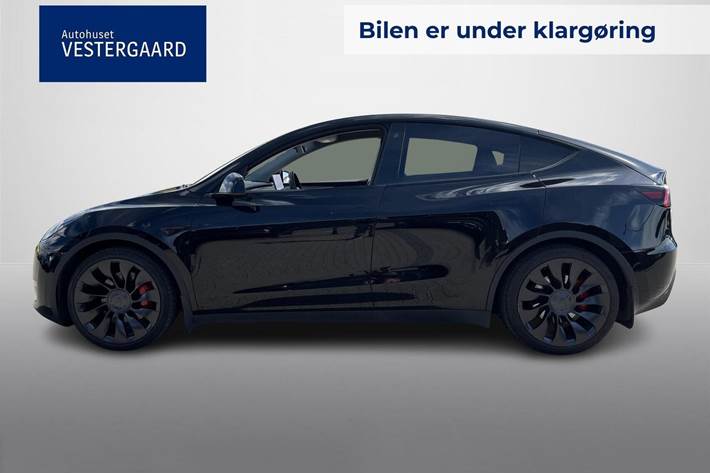 Sort Tesla Model Y fra 2022