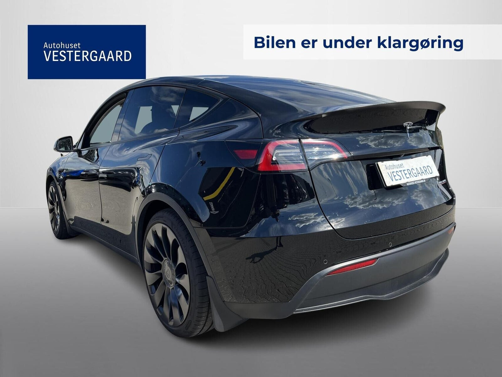 Sort Tesla Model Y fra 2022