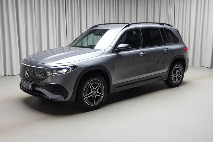 Grå Mercedes EQB250+ fra 2026 set udefra