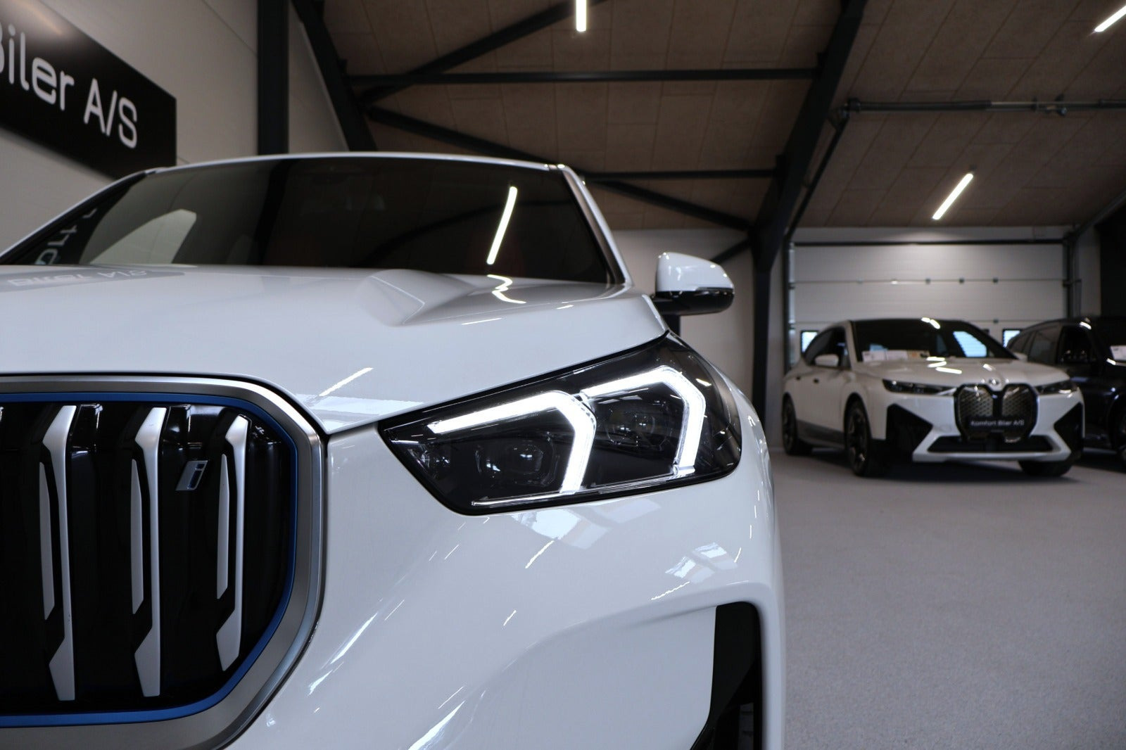 Hvid BMW iX1 fra 2023