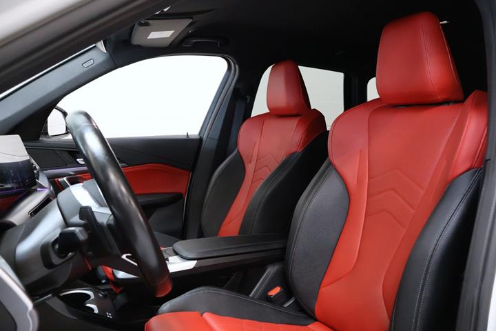 Hvid BMW iX1 fra 2023