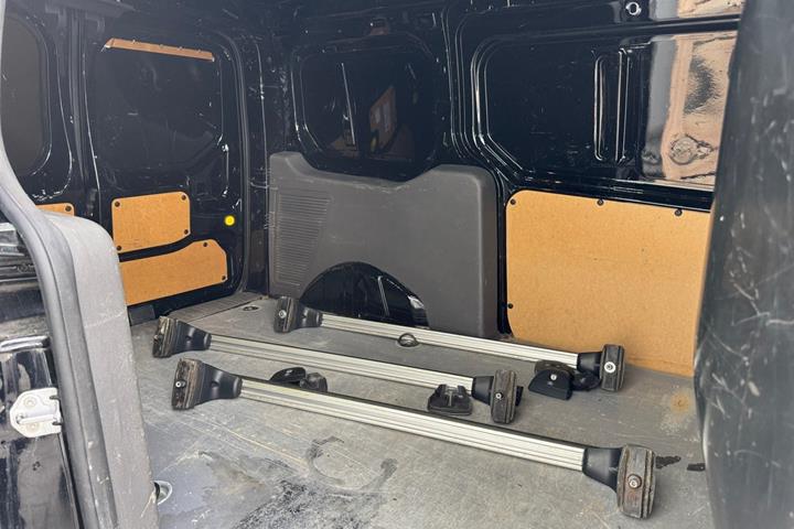 Sort Ford Transit Connect fra 2019