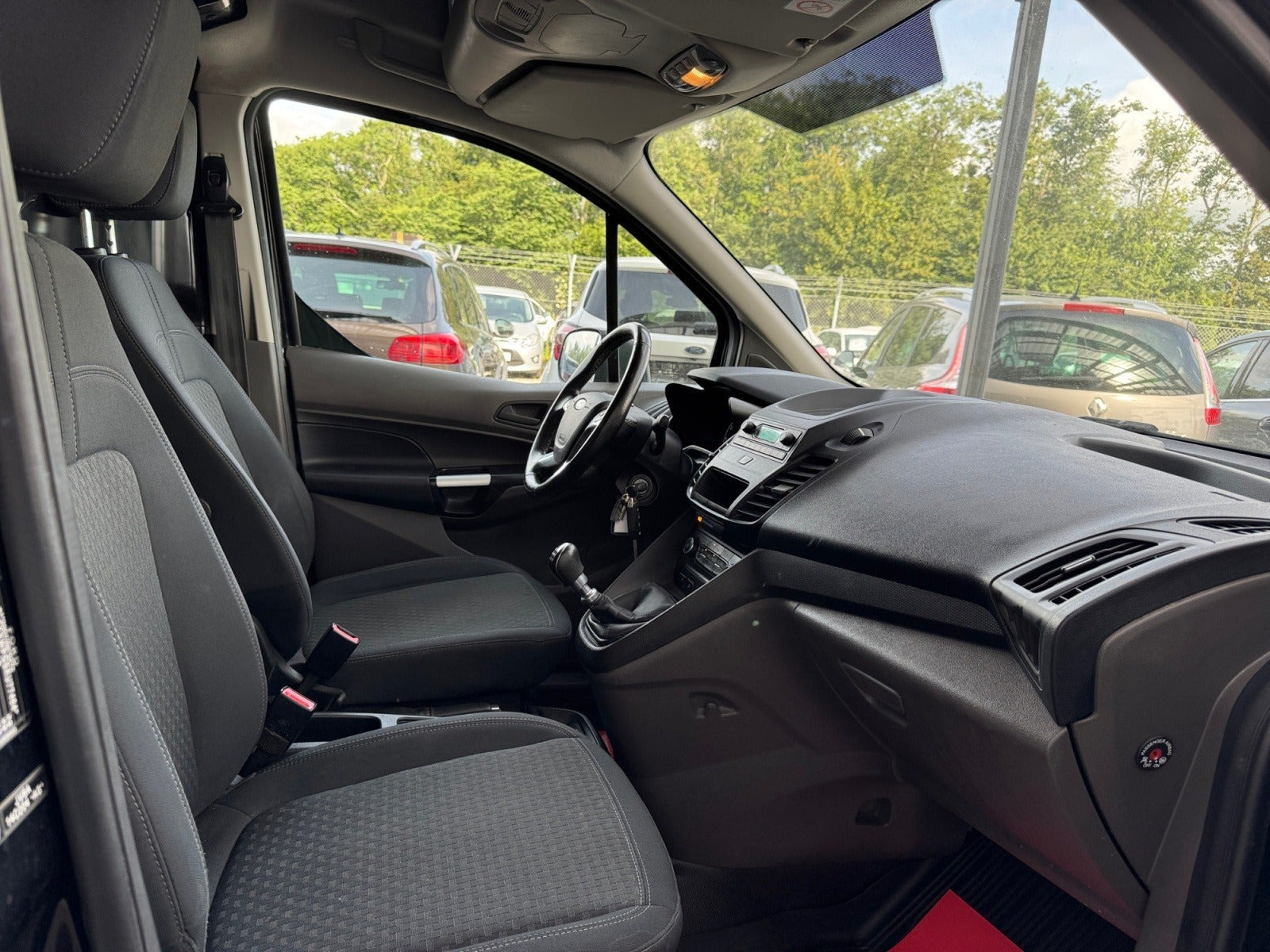 Sort Ford Transit Connect fra 2019
