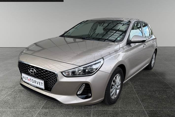 Orange Hyundai i30 fra 2017