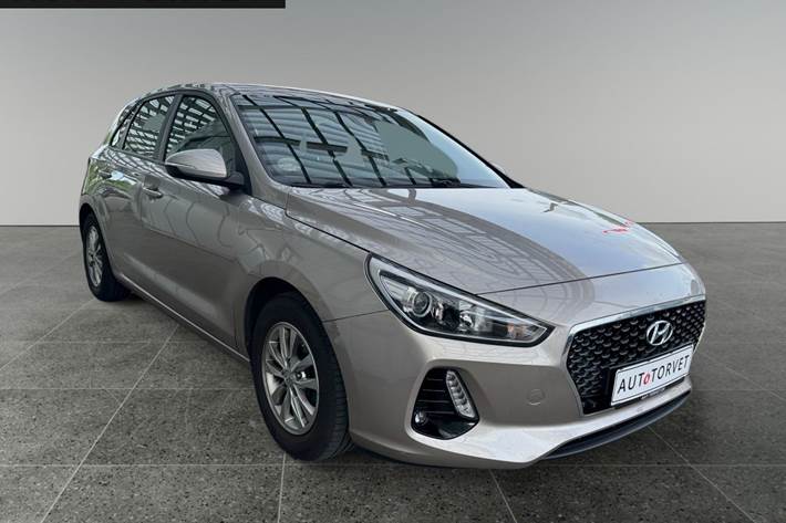 Orange Hyundai i30 fra 2017
