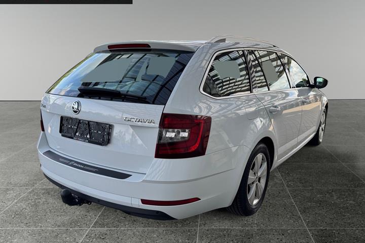 Hvid Skoda Octavia fra 2019