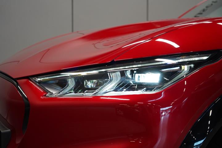 Rød Ford Mustang Mach-E fra 2022