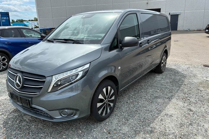 Grå Mercedes Vito 119 fra 2021