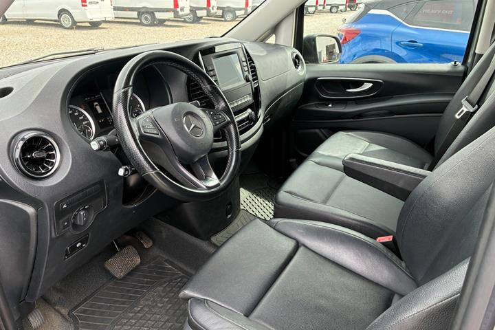 Grå Mercedes Vito 119 fra 2021