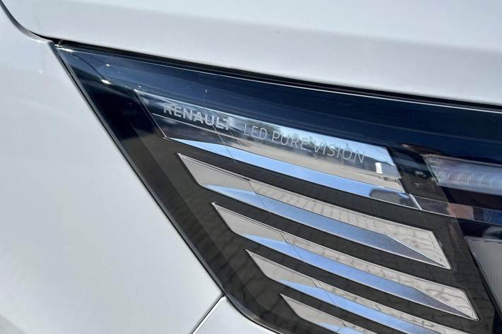 Hvid Renault Trafic fra 2025