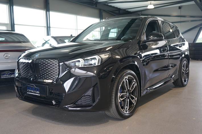 Sort BMW iX1 fra 2024