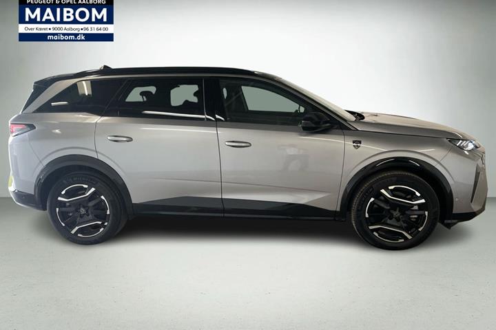 Grå Peugeot e-5008 fra 2025
