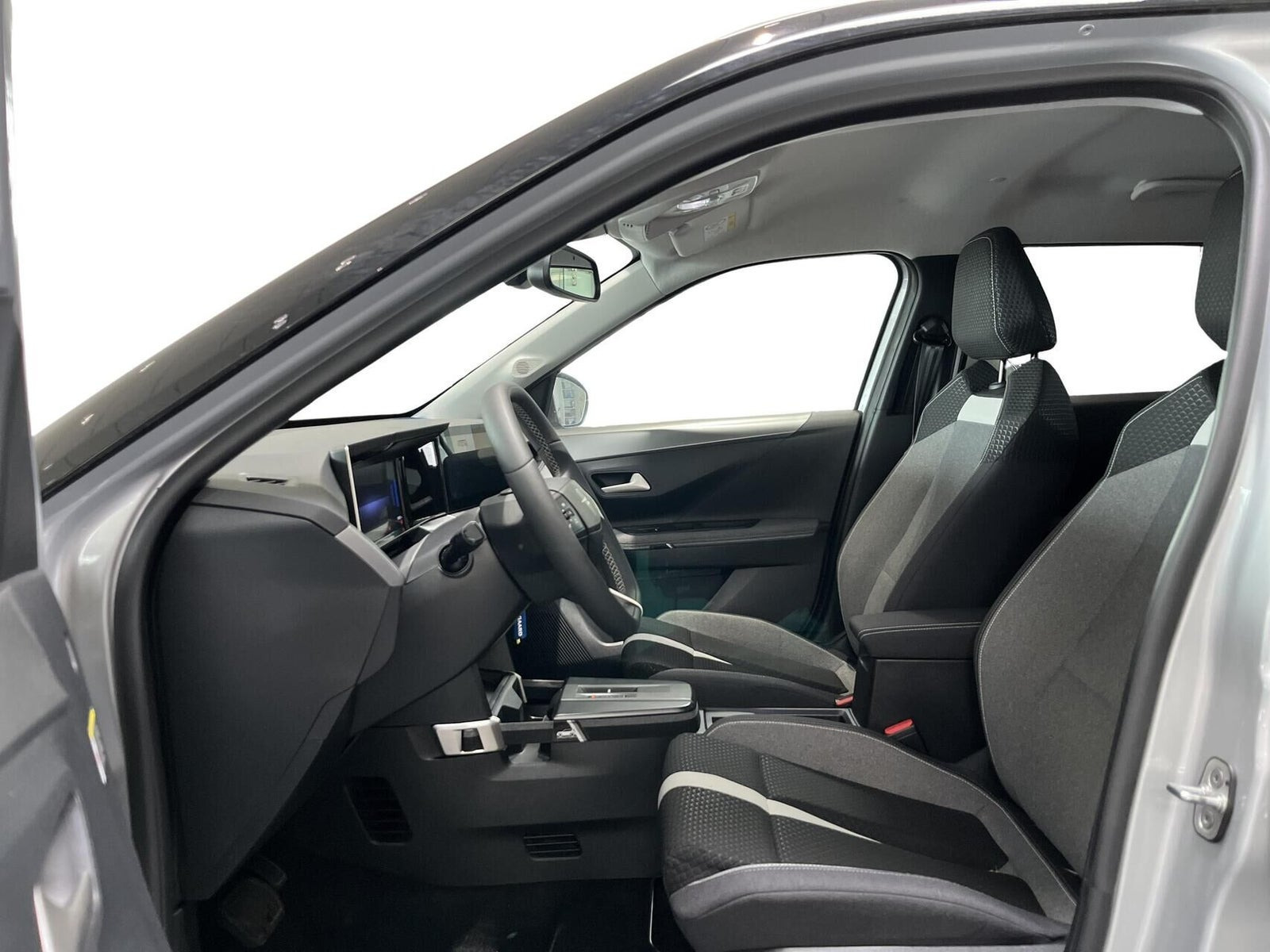 Sølv Opel Frontera fra 2025