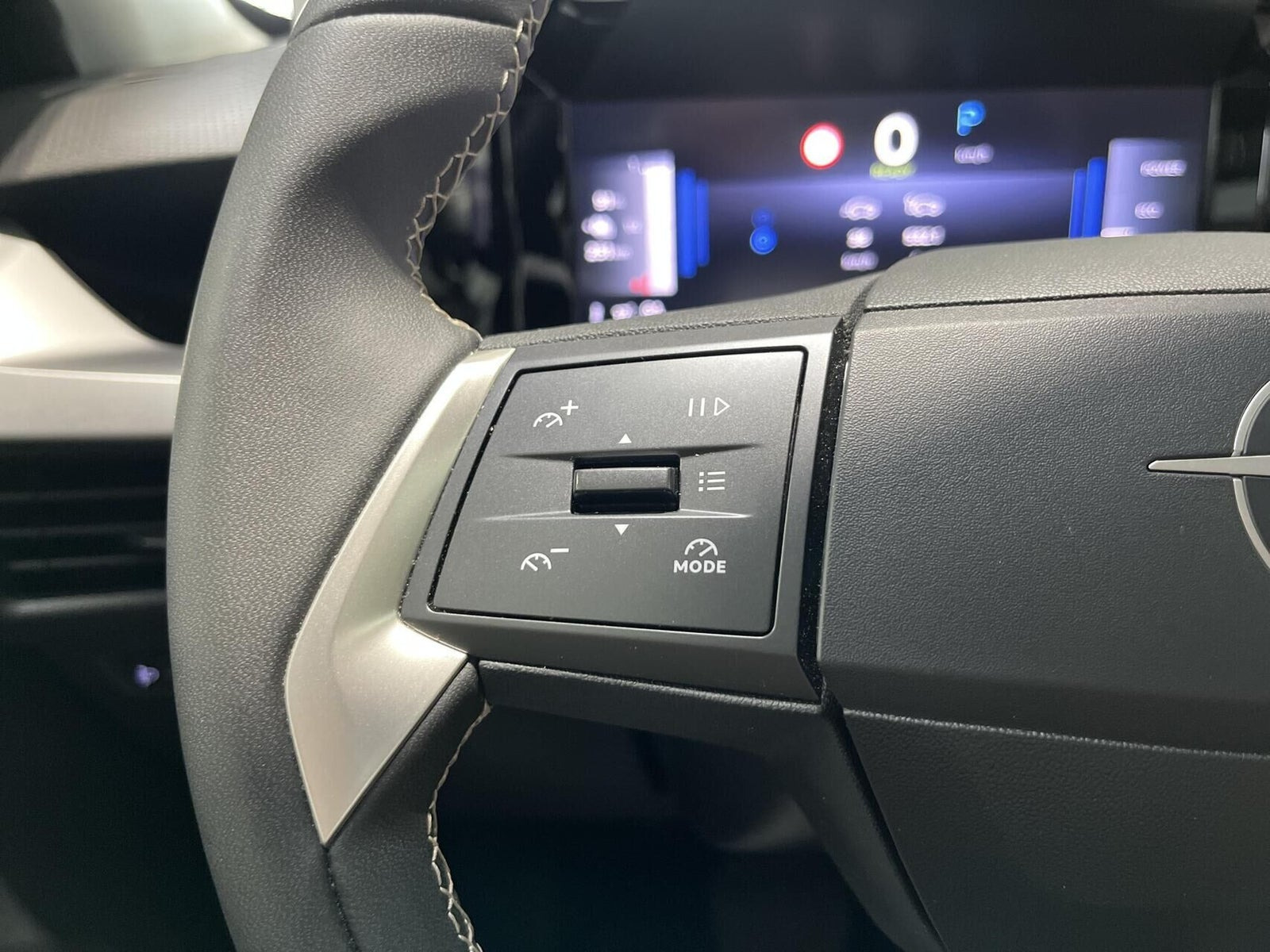 Sølv Opel Frontera fra 2025