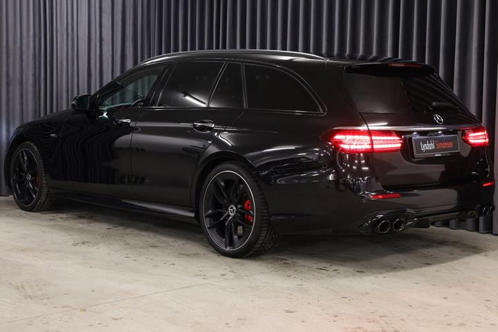 Grå Mercedes E53 fra 2020