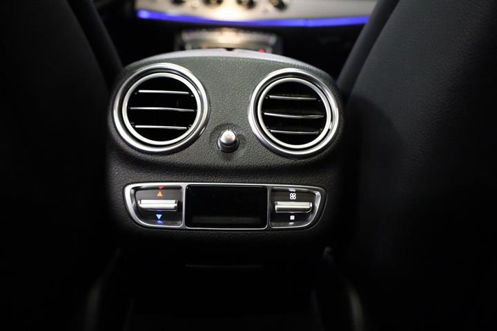 Grå Mercedes E53 fra 2020