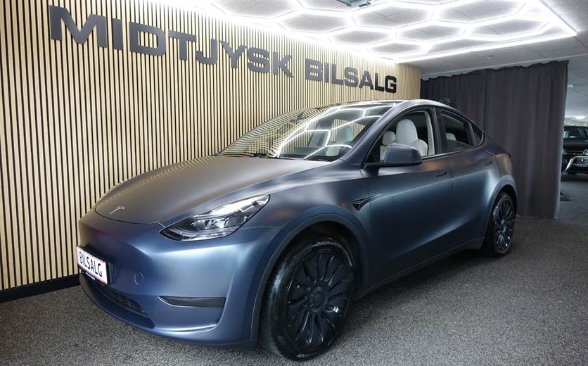Tesla Model Y RWD