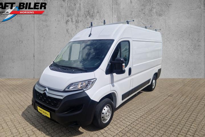 Hvid Citroën Jumper 33 fra 2022 set udefra