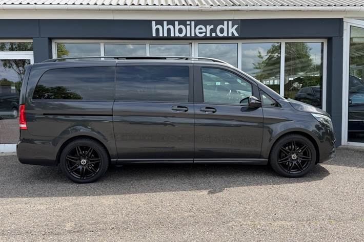 Grå Mercedes V300 d fra 2020