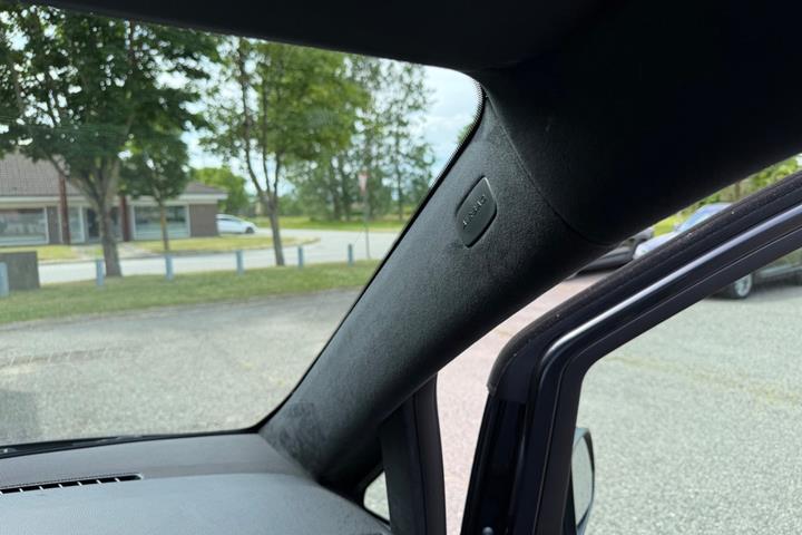 Grå Mercedes V300 d fra 2020