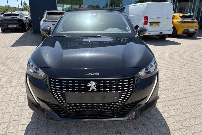 Rød Peugeot 208 fra 2021