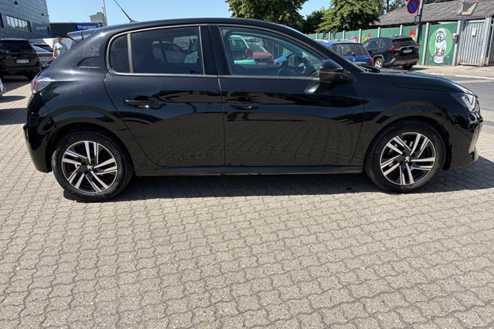 Rød Peugeot 208 fra 2021
